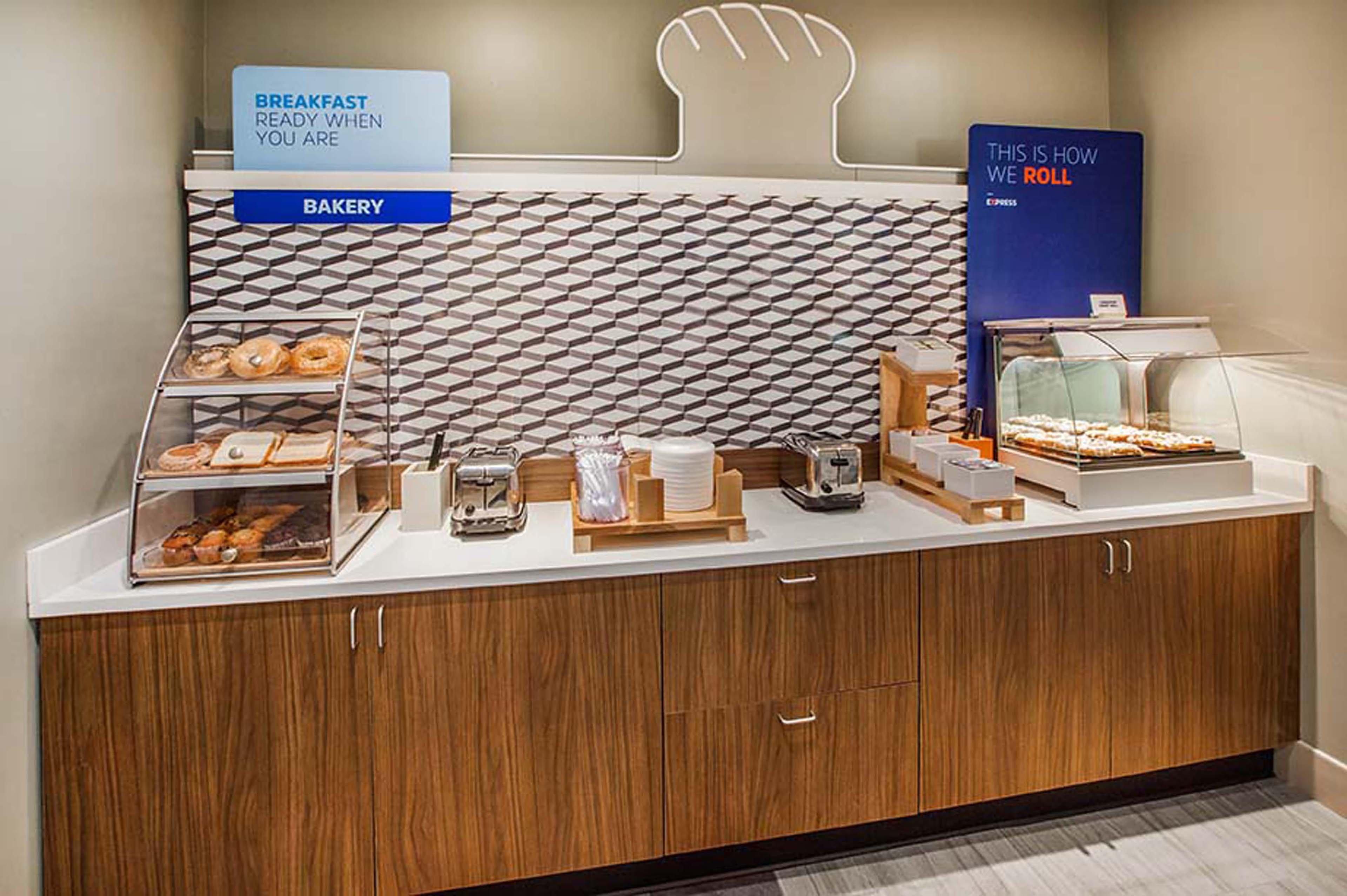 Holiday Inn Express Aberdeen-Chesapeake House By Ihg Eksteriør bilde